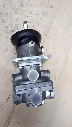 Кран гальмівний 2-х секційний у зборі