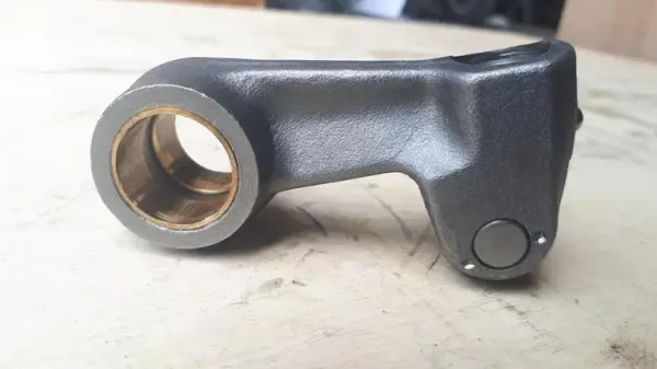 Штовхач клапана