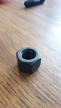 Гайка колісна