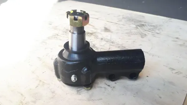 Накінечник кермовий лівий,КАМАЗ