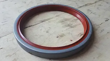 Сальник задньої маточини (142х168х16) (червоний)