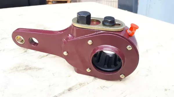 Важіль регулювальний дрібний шліц МАЗ (Z=10)