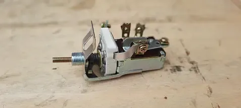 Перемикач світла центральний