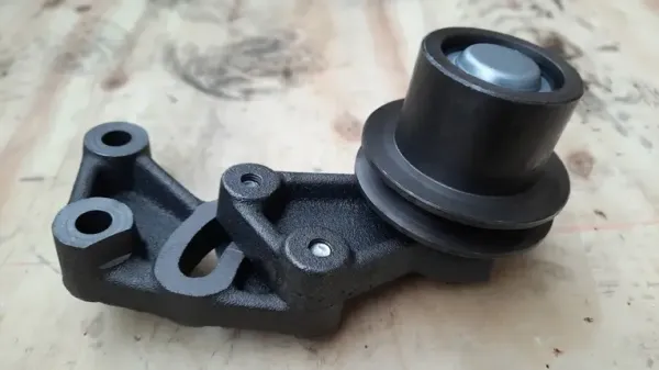 Пристрій натяжний водяного насоса (ЯМЗ-236,238) 236-1307155