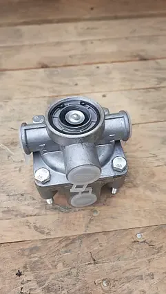 Клапан прискорювальний 11.3518010/100-3518010-00/113518010