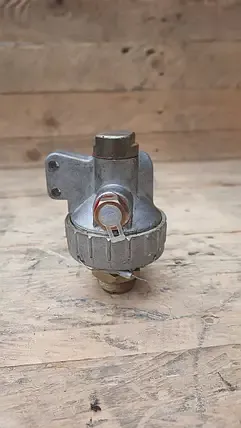 Клапан редукційний КПП-238А, 239 238-1723050-Б