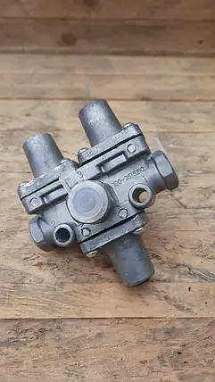 Клапан захисний 3-ний  100.3515210/1003515210