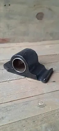 Вушко задньої ресори із втулкою