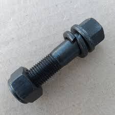 Болт М16х1,5-42 кардана середнього мосту з гайкою і гровером, чорний G10.9 853025+1/21641/11