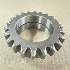 Шестерні КОМ (ведена і проміжна)